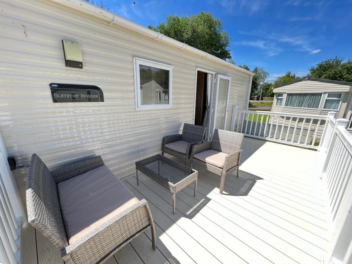 Mallard Corner, Cosy Cotswold Lakeview Lodge South Cerney Buitenkant foto