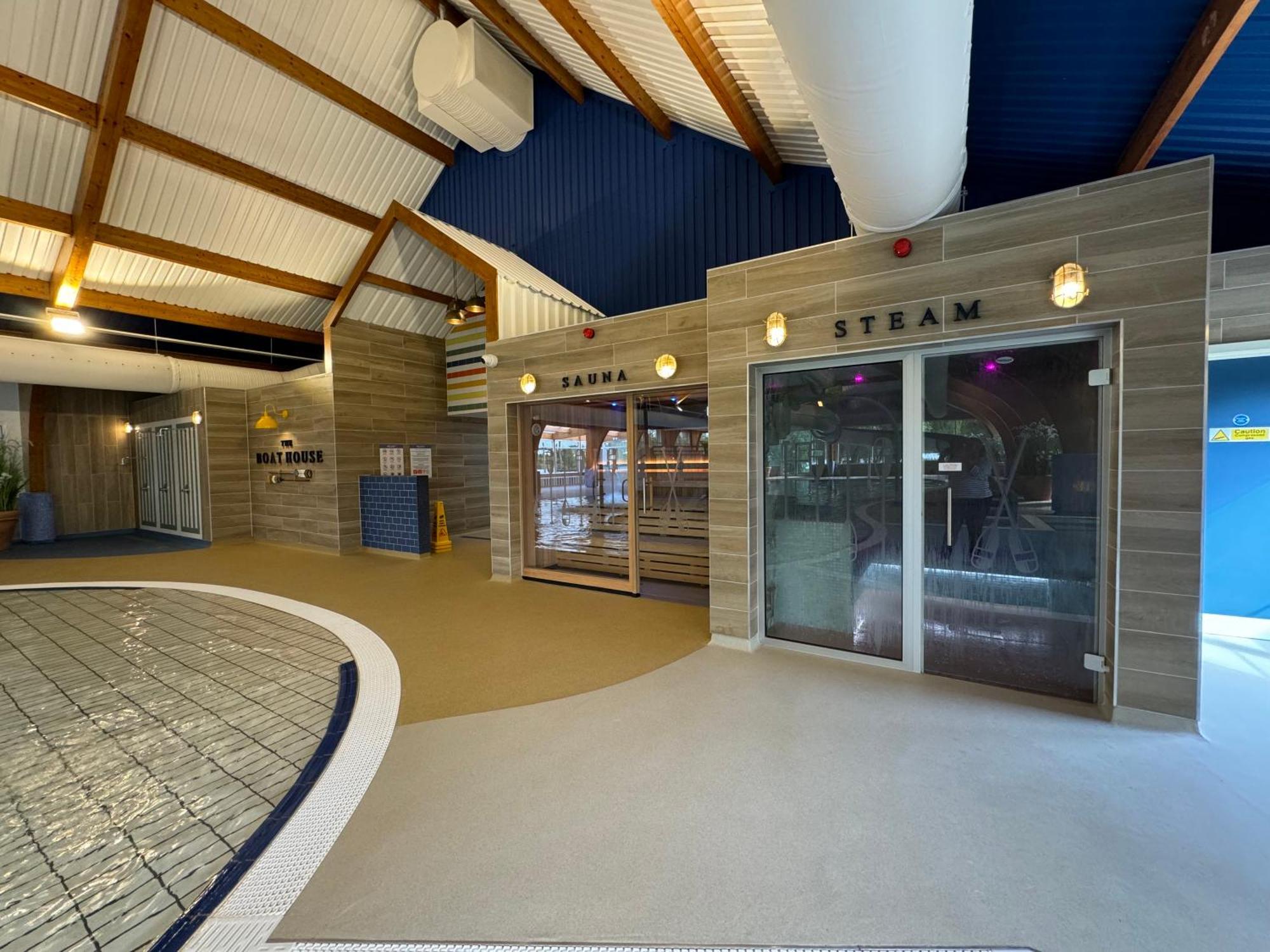 Mallard Corner, Cosy Cotswold Lakeview Lodge South Cerney Buitenkant foto